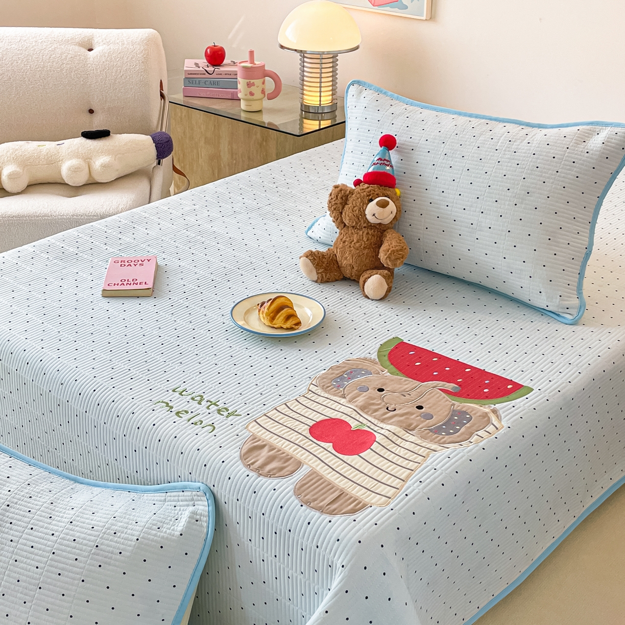 91家纺网 家纺一手货源 找家纺 桃心家居 2025新款ins小清新刺绣贴布绣卡通云柔水洗棉多功能床盖三件套 水洗棉床盖-西瓜象