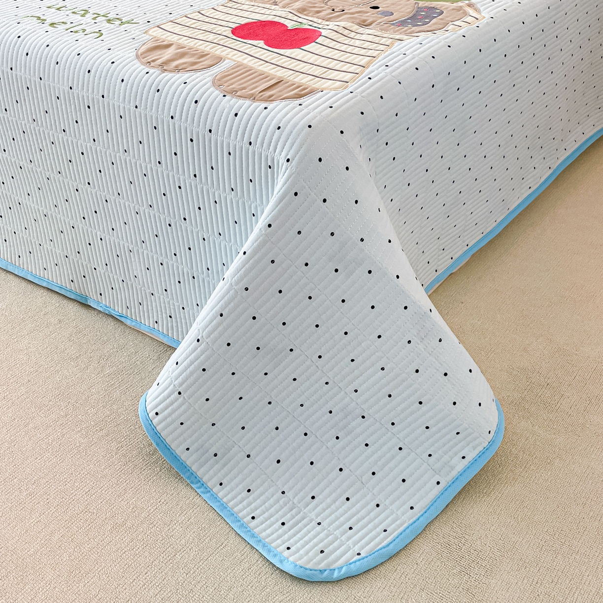 91家纺网 家纺一手货源 找家纺 桃心家居 2025新款ins小清新刺绣贴布绣卡通云柔水洗棉多功能床盖三件套 水洗棉床盖-西瓜象