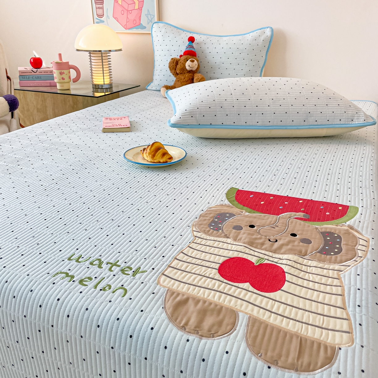 91家纺网 家纺一手货源 找家纺 桃心家居 2025新款ins小清新刺绣贴布绣卡通云柔水洗棉多功能床盖三件套 水洗棉床盖-西瓜象