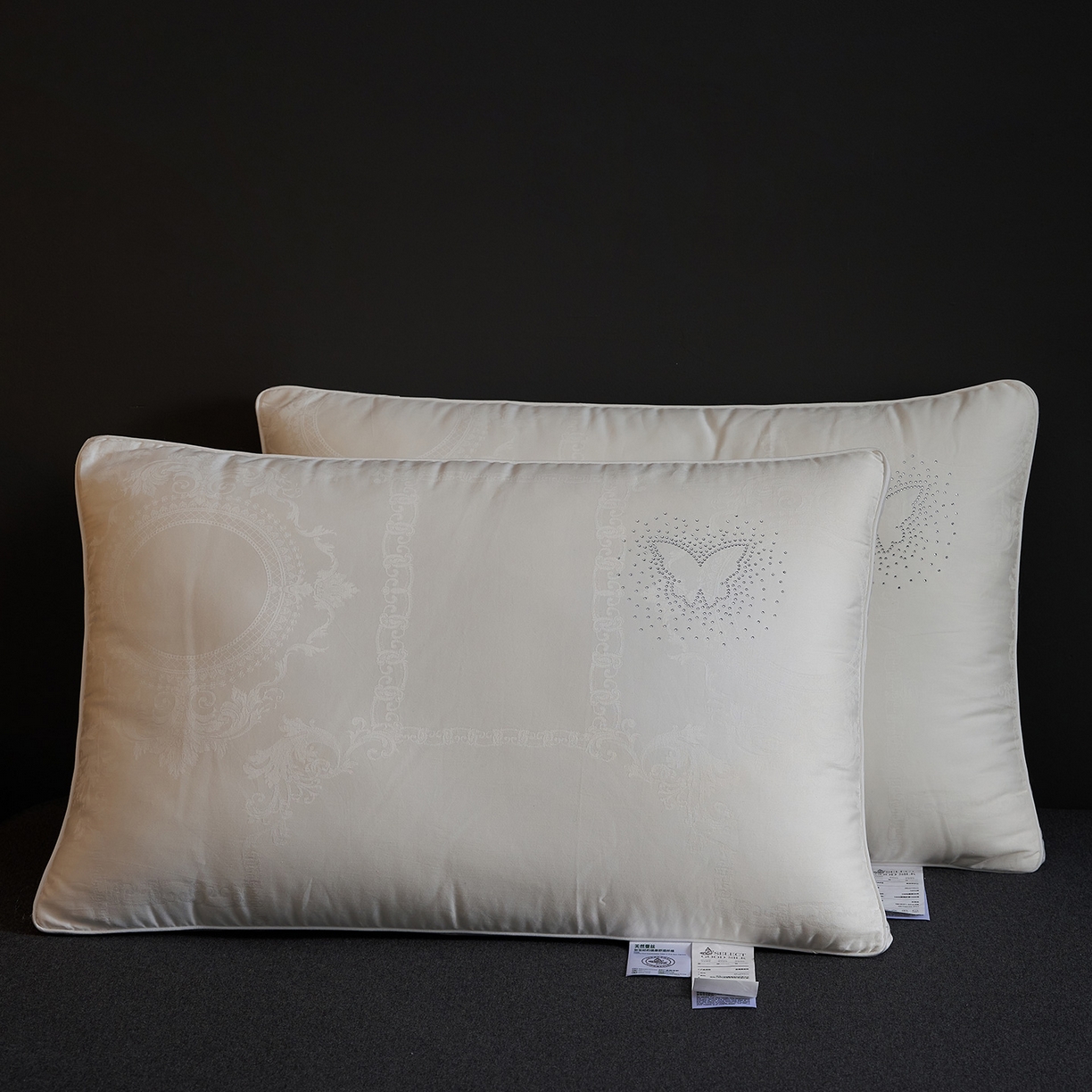 91家纺网 家纺一手货源 找家纺 乐可 2025新款蚕咝亲肤枕 蚕咝亲肤枕-白