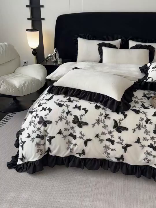 91家纺网 家纺一手货源 找家纺 凯美家居 2025新款牛奶绒立体蕾丝刺绣四件套-蝴蝶翩翩 蝴蝶翩翩-奶白