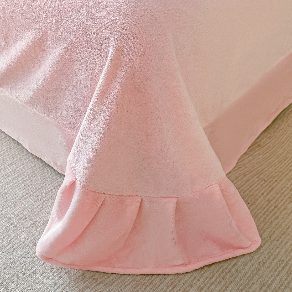 91家纺网 家纺一手货源 找家纺 凯美家居 2025新款牛奶绒立体蕾丝刺绣四件套-蝴蝶翩翩 蝴蝶翩翩-粉玉