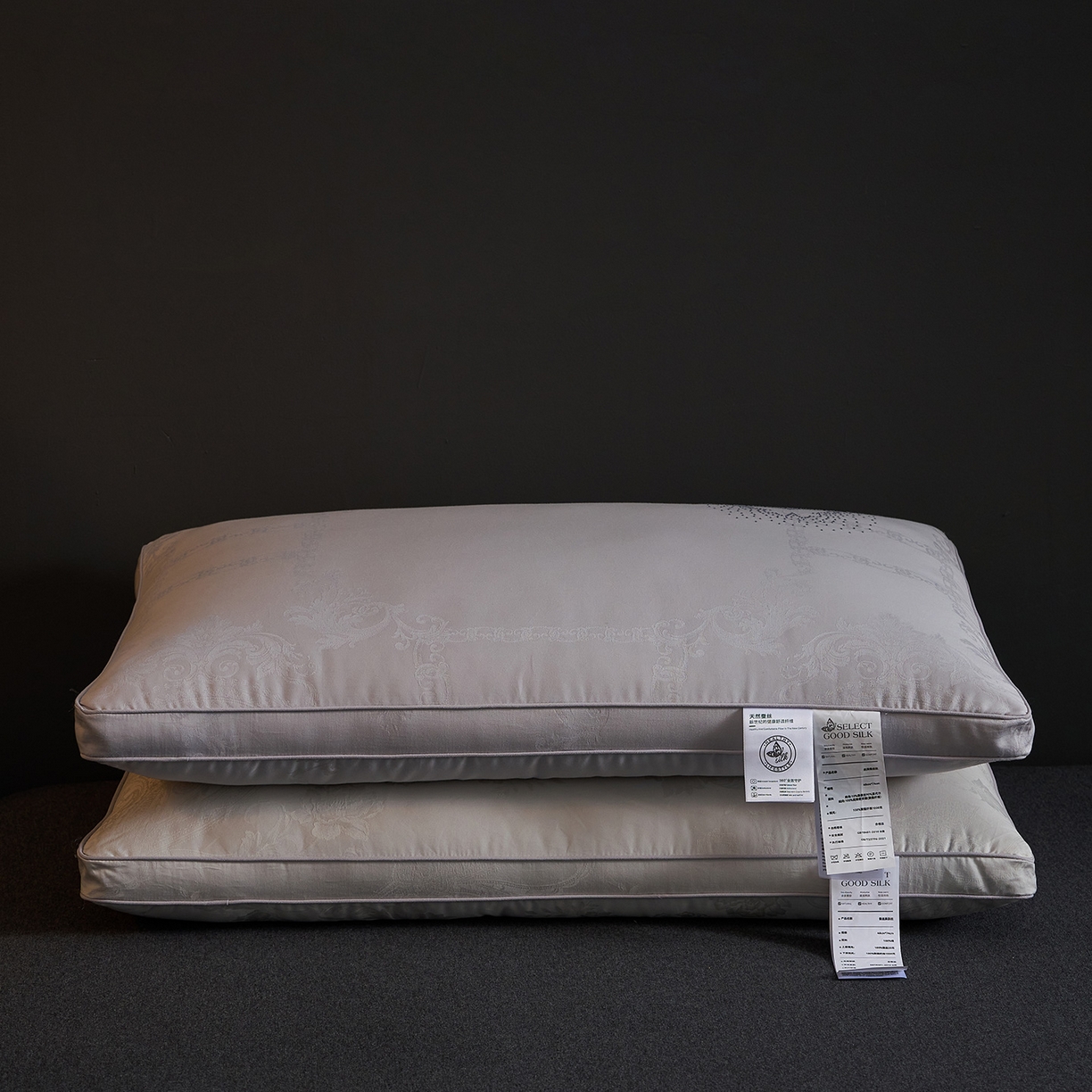 91家纺网 家纺一手货源 找家纺 乐可 2025新款蚕咝亲肤枕 蚕咝亲肤枕-灰