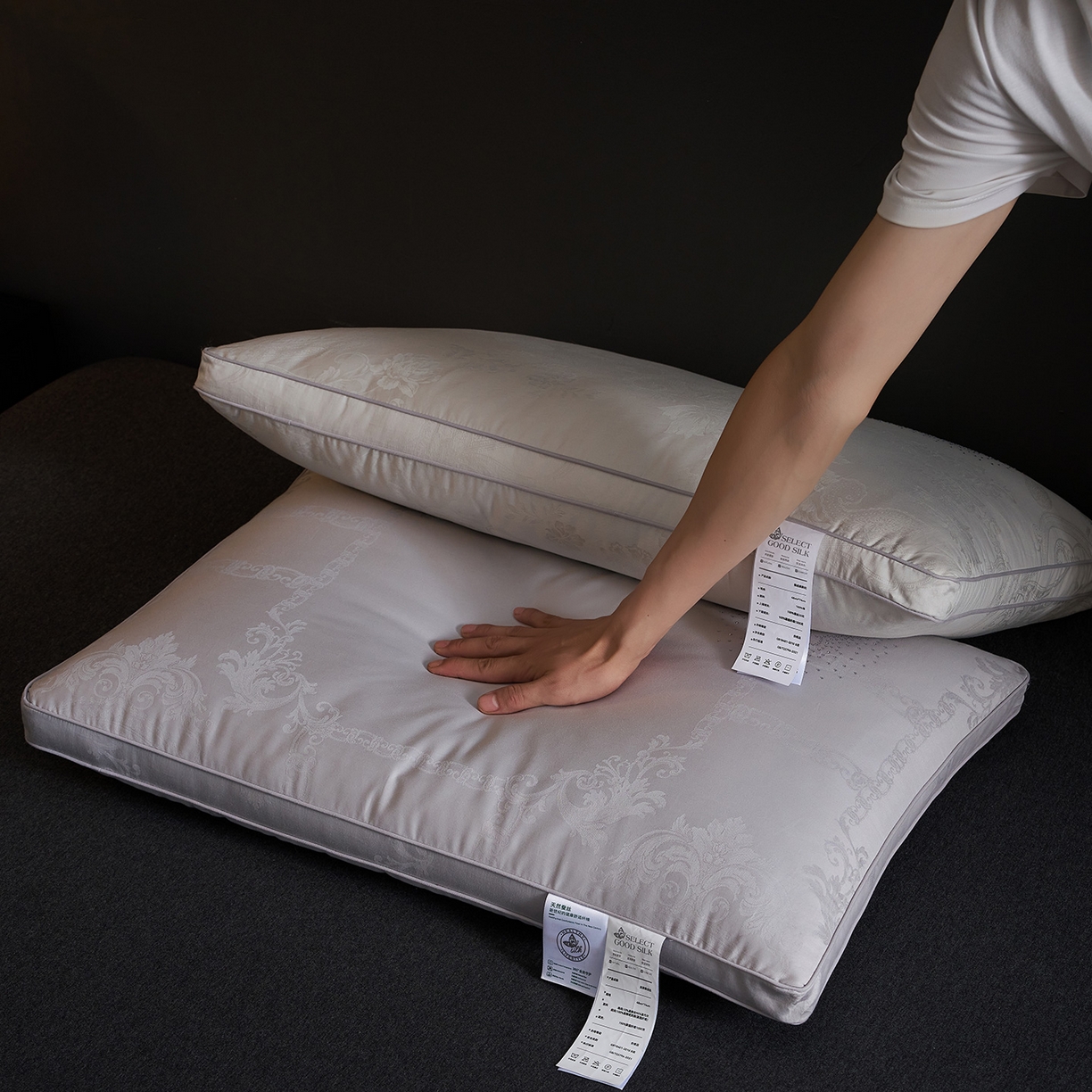 91家纺网 家纺一手货源 找家纺 乐可 2025新款蚕咝亲肤枕 蚕咝亲肤枕-灰