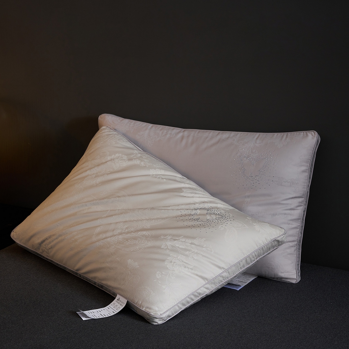 91家纺网 家纺一手货源 找家纺 乐可 2025新款蚕咝亲肤枕 蚕咝亲肤枕-灰