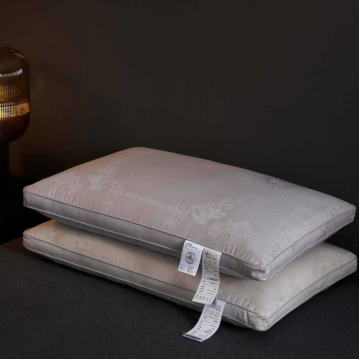 91家纺网 家纺一手货源 找家纺 乐可 2025新款蚕咝亲肤枕 蚕咝亲肤枕-灰