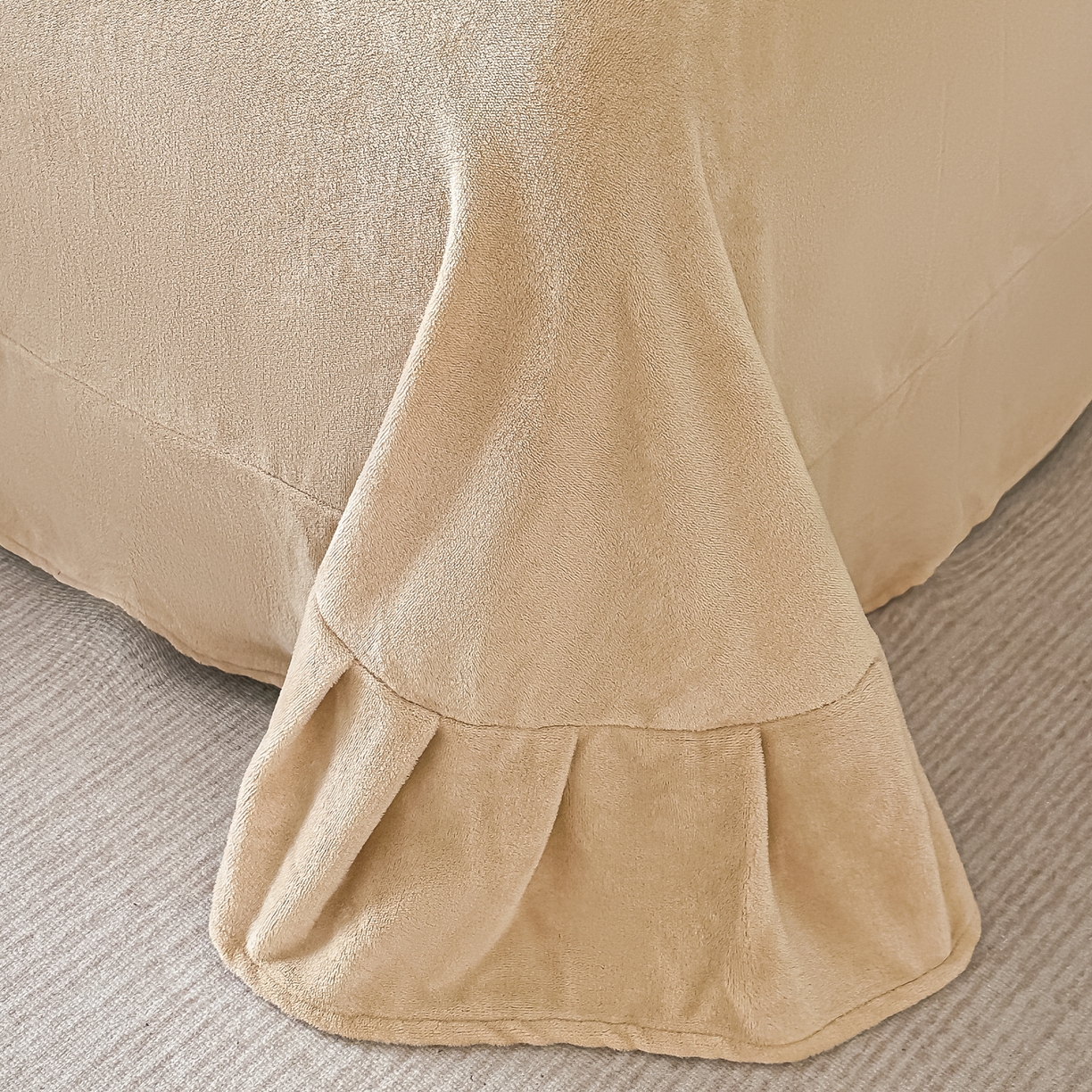 91家纺网 家纺一手货源 找家纺 凯美家居 2025新款牛奶绒立体蕾丝刺绣四件套-蝴蝶翩翩 蝴蝶翩翩-卡其