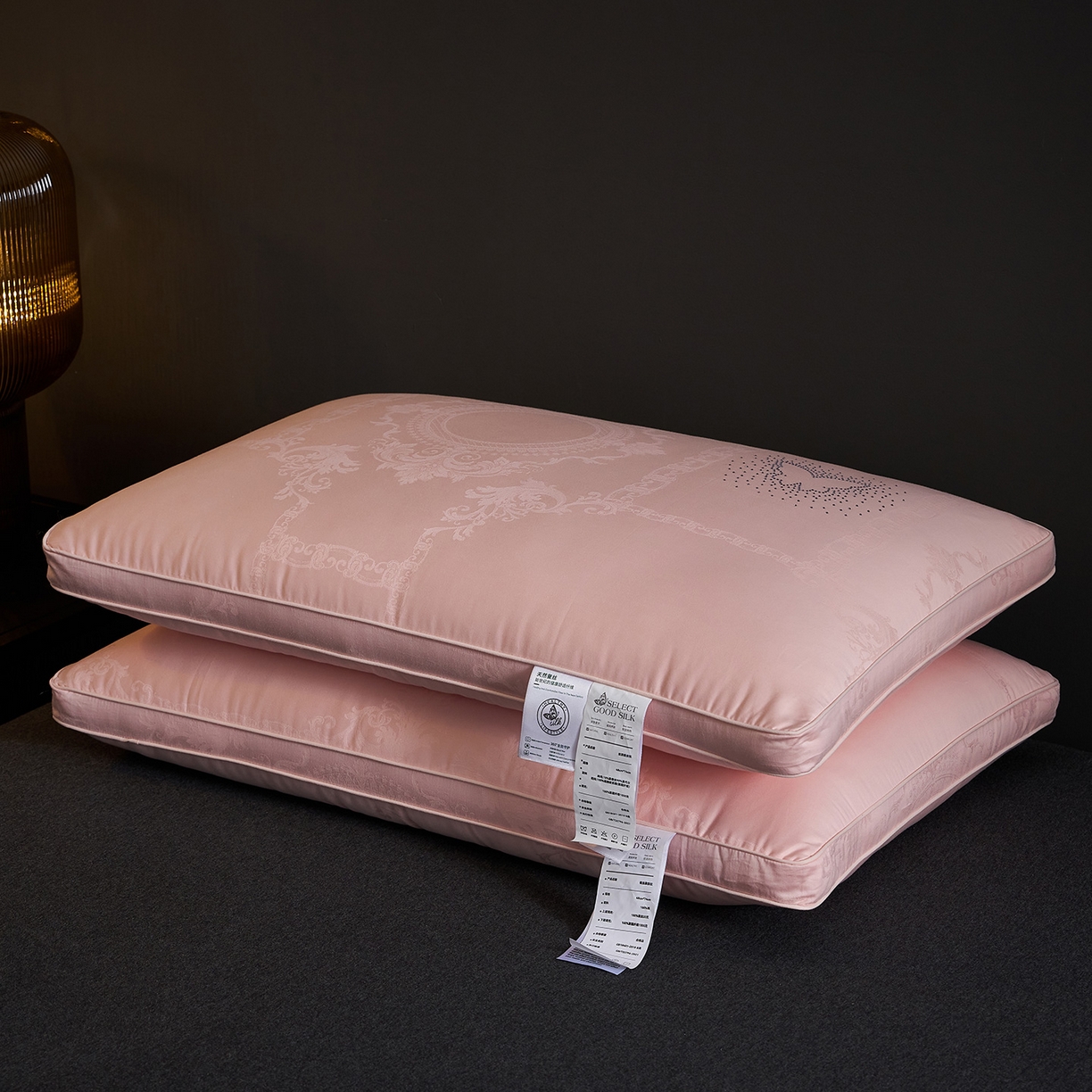 91家纺网 家纺一手货源 找家纺 乐可 2025新款蚕咝亲肤枕 蚕咝亲肤枕-粉