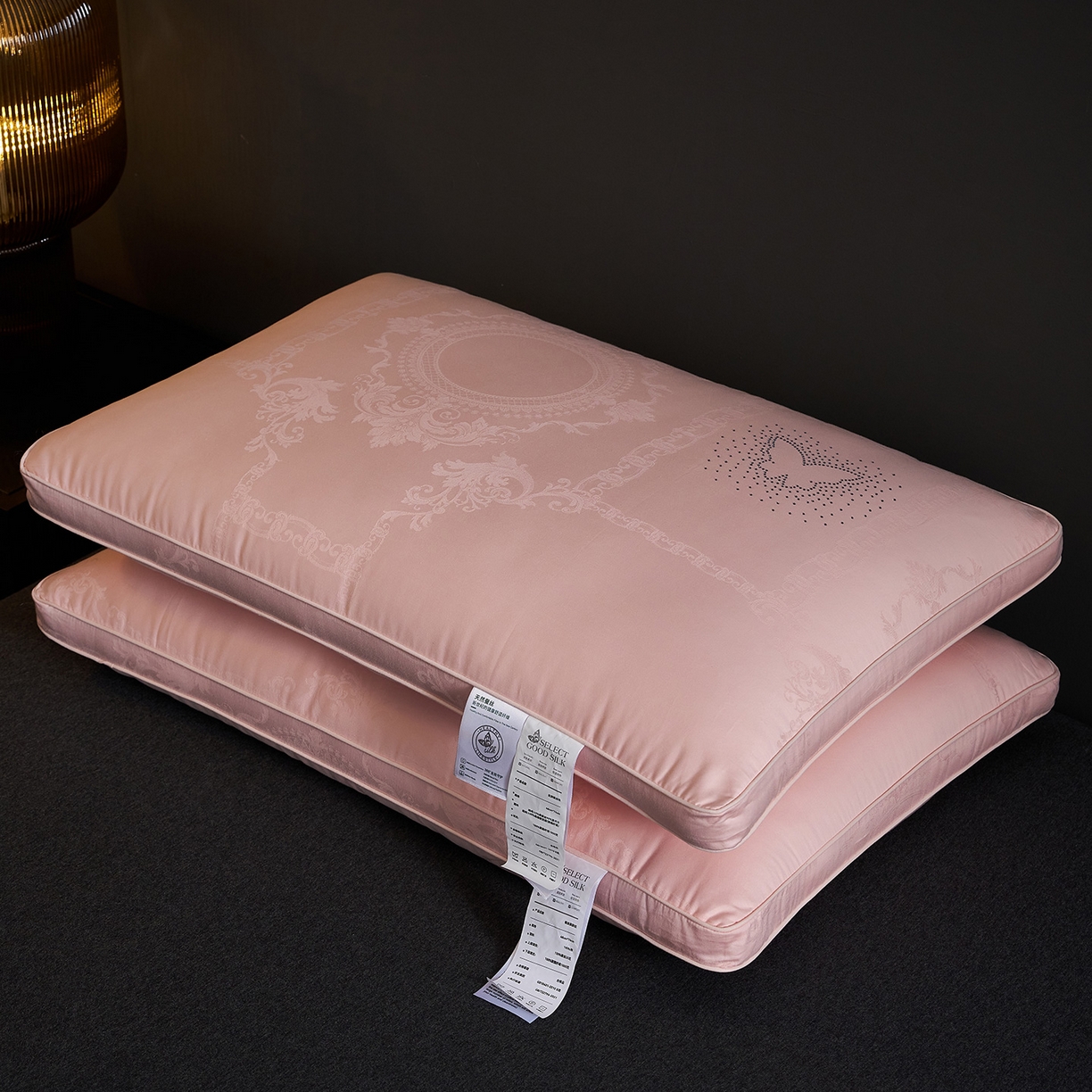 91家纺网 家纺一手货源 找家纺 乐可 2025新款蚕咝亲肤枕 蚕咝亲肤枕-粉