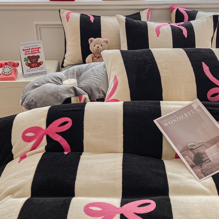 91家纺网 家纺一手货源 找家纺 斯卡诺家纺 2025新款双面牛奶绒跑量款四件套 蝶舞