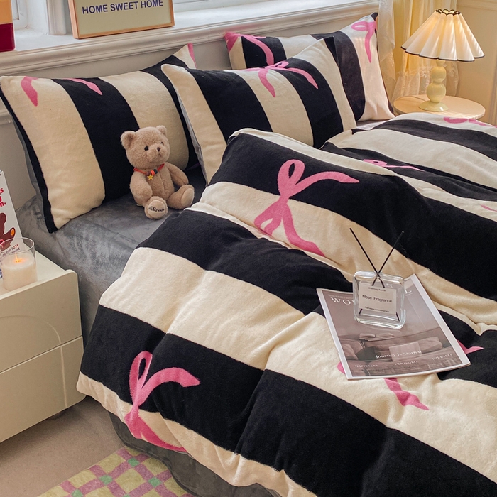 91家纺网 家纺一手货源 找家纺 斯卡诺家纺 2025新款双面牛奶绒跑量款四件套 蝶舞