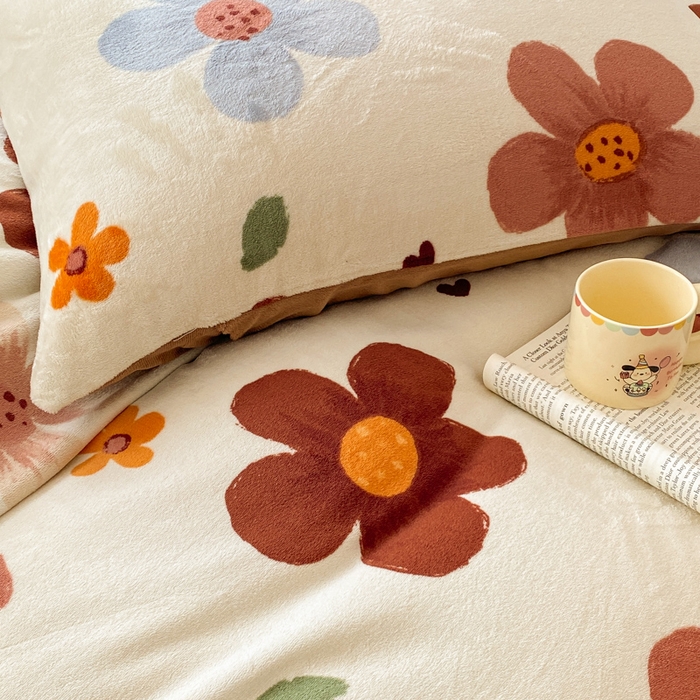 91家纺网 家纺一手货源 找家纺 斯卡诺家纺 2025新款双面牛奶绒跑量款四件套 繁华咖