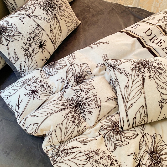 91家纺网 家纺一手货源 找家纺 斯卡诺家纺 2025新款双面牛奶绒跑量款四件套 荷花