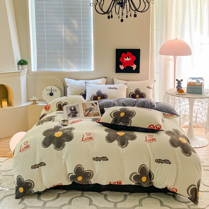 91家纺网 家纺一手货源 找家纺 斯卡诺家纺 2025新款双面牛奶绒跑量款四件套 花朵灰