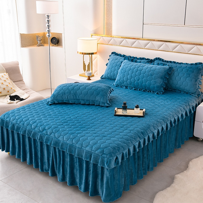 91家纺网 家纺一手货源 找家纺 优家居 2025新款纯色韩版花边牛奶绒夹棉床裙床罩加厚外贸直播 盛世-宝蓝