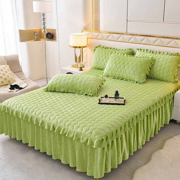 91家纺网 家纺一手货源 找家纺 优家居 2025新款纯色韩版花边牛奶绒夹棉床裙床罩加厚外贸直播 盛世-翠绿