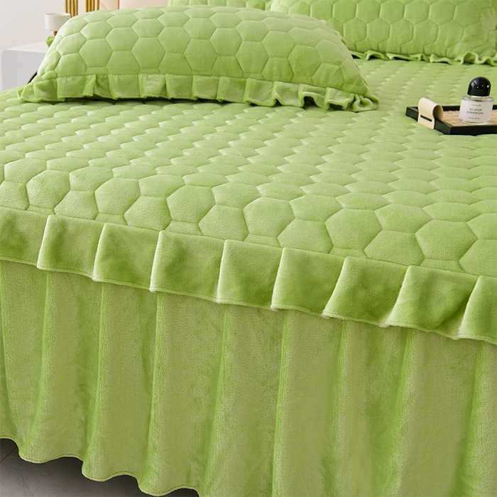 91家纺网 家纺一手货源 找家纺 优家居 2025新款纯色韩版花边牛奶绒夹棉床裙床罩加厚外贸直播 盛世-翠绿