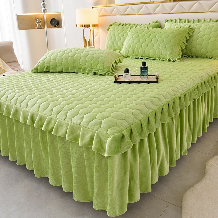 91家纺网 家纺一手货源 找家纺 优家居 2025新款纯色韩版花边牛奶绒夹棉床裙床罩加厚外贸直播 盛世-翠绿