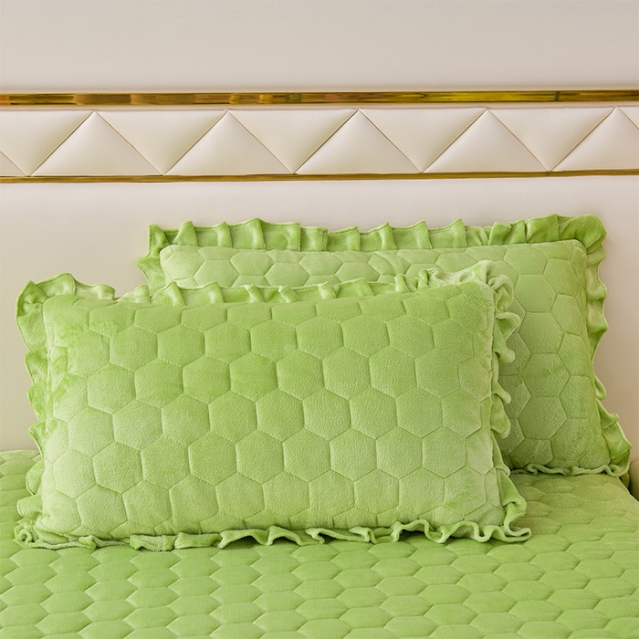 91家纺网 家纺一手货源 找家纺 优家居 2025新款纯色韩版花边牛奶绒夹棉床裙床罩加厚外贸直播 盛世-翠绿