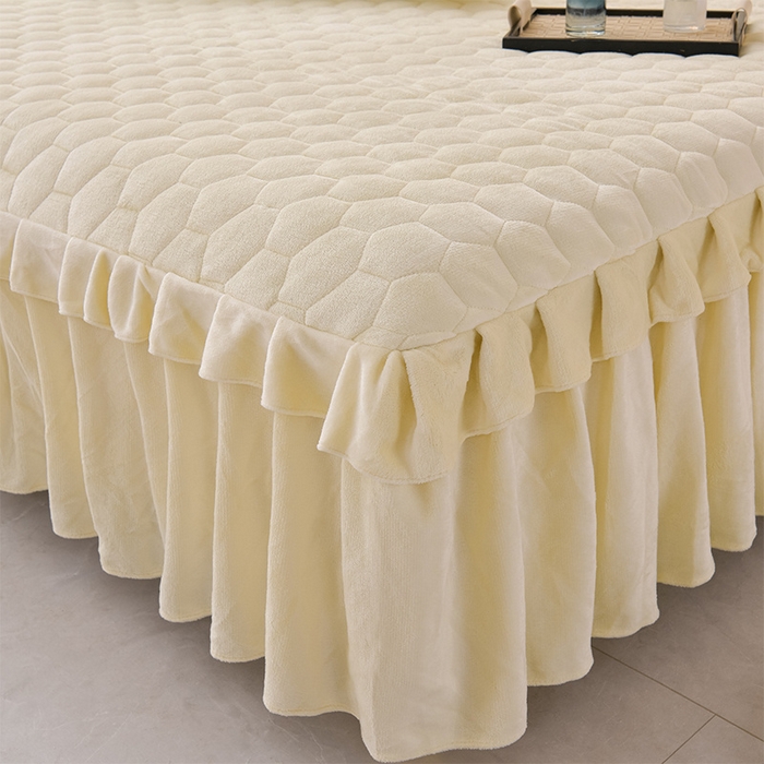 91家纺网 家纺一手货源 找家纺 优家居 2025新款纯色韩版花边牛奶绒夹棉床裙床罩加厚外贸直播 盛世-米白