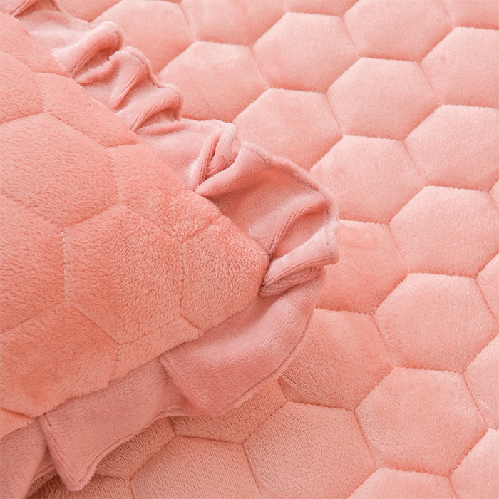 91家纺网 家纺一手货源 找家纺 优家居 2025新款纯色韩版花边牛奶绒夹棉床裙床罩加厚外贸直播 盛世-粉玉