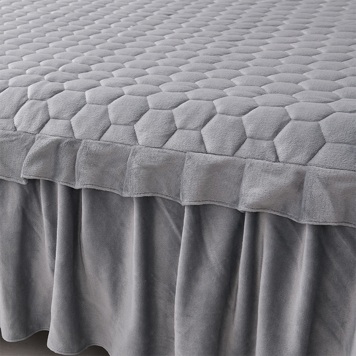 91家纺网 家纺一手货源 找家纺 优家居 2025新款纯色韩版花边牛奶绒夹棉床裙床罩加厚外贸直播 盛世-银灰