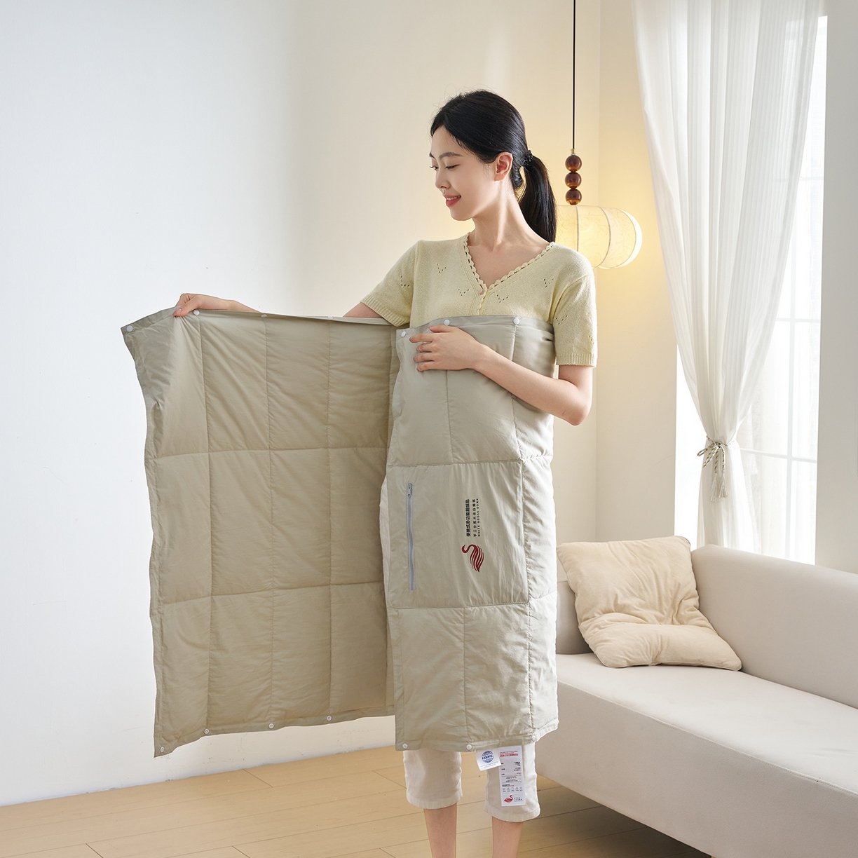 91家纺网 家纺一手货源 找家纺 乐可 2025新款便携多功能鹅绒毯 多功能鹅绒毯-卡其