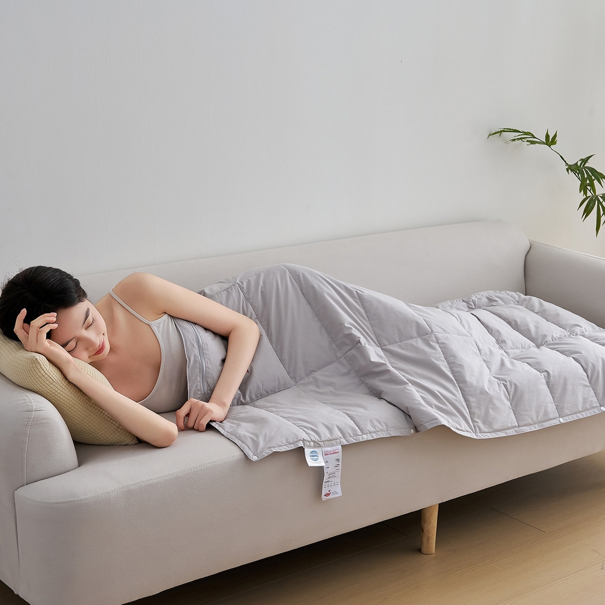 91家纺网 家纺一手货源 找家纺 乐可 2025新款便携多功能鹅绒毯 多功能鹅绒毯-灰