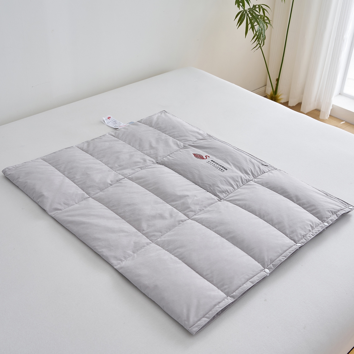 91家纺网 家纺一手货源 找家纺 乐可 2025新款便携多功能鹅绒毯 多功能鹅绒毯-灰