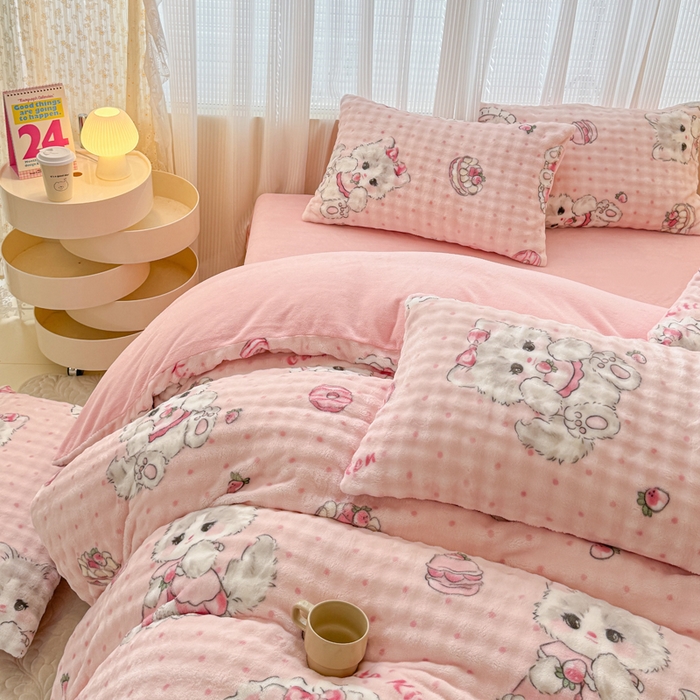 91家纺网 家纺一手货源 找家纺 小叮当家纺仓储工厂店 2025新款印花兔兔绒牛奶绒大泡泡单被套 被套单件 甜心小猫