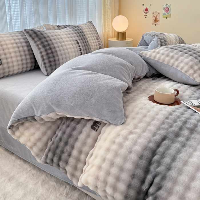 91家纺网 家纺一手货源 找家纺 小叮当家纺仓储工厂店 2025新款印花兔兔绒牛奶绒大泡泡单被套 被套单件 大泡泡-时尚灰