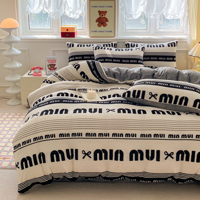 91家纺网 家纺一手货源 找家纺 斯卡诺家纺 2025新款双面牛奶绒跑量款四件套 时尚迷你