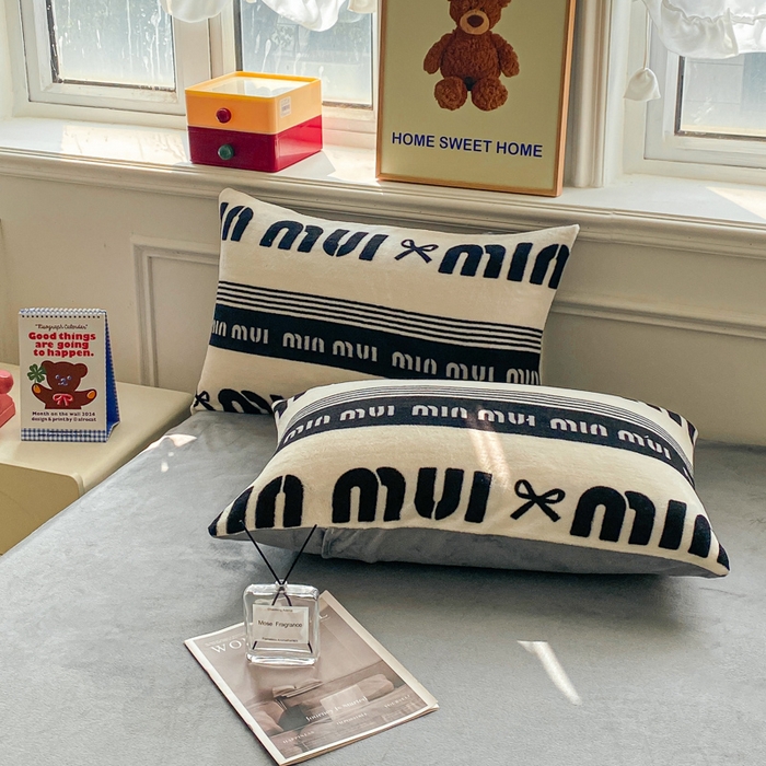 91家纺网 家纺一手货源 找家纺 斯卡诺家纺 2025新款双面牛奶绒跑量款四件套 时尚迷你