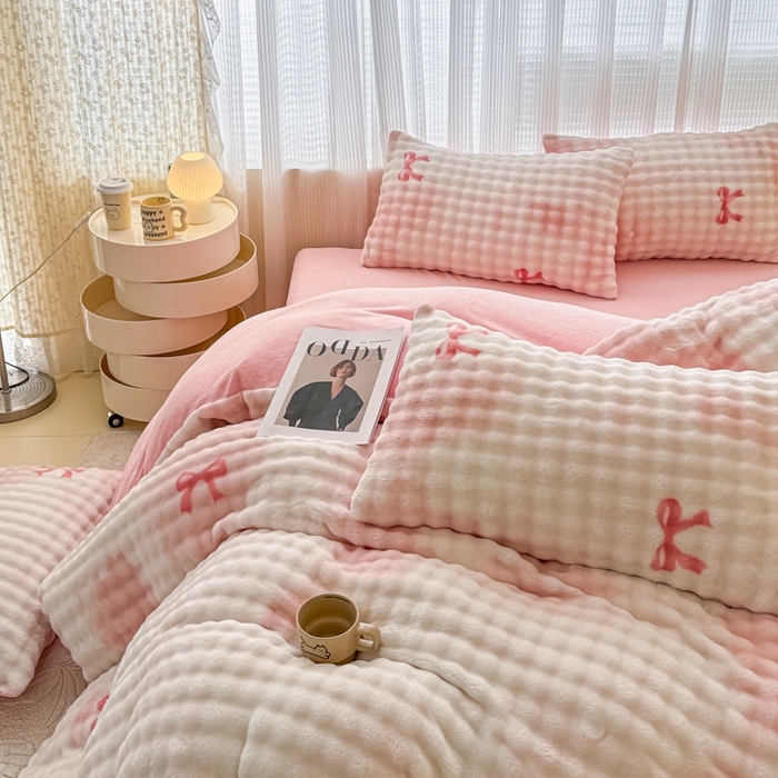 91家纺网 家纺一手货源 找家纺 小叮当家纺仓储工厂店 2025新款印花兔兔绒牛奶绒大泡泡单被套 被套单件 大泡泡-蝴蝶结粉