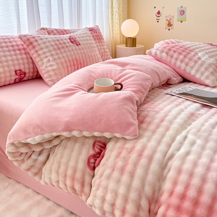 91家纺网 家纺一手货源 找家纺 小叮当家纺仓储工厂店 2025新款印花兔兔绒牛奶绒大泡泡单被套 被套单件 大泡泡-爱心粉