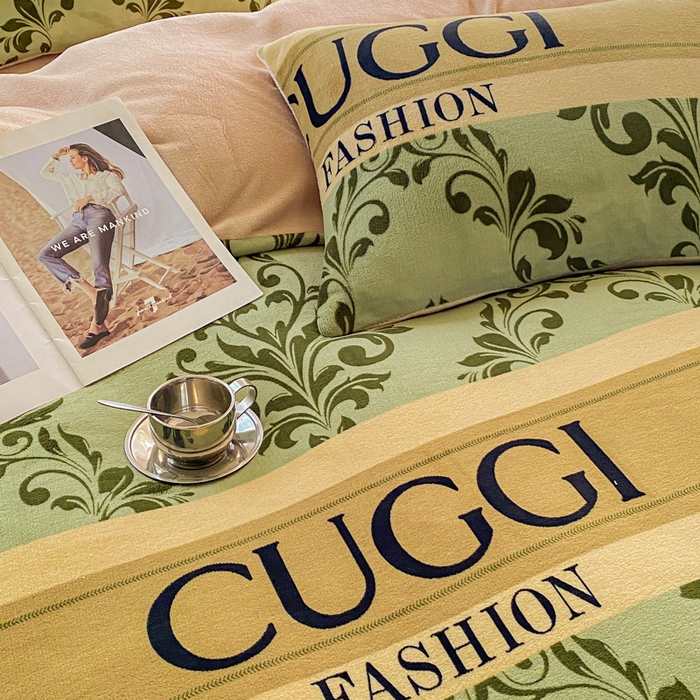 91家纺网 家纺一手货源 找家纺 斯卡诺家纺 2025新款双面牛奶绒跑量款四件套 仙踪古驰