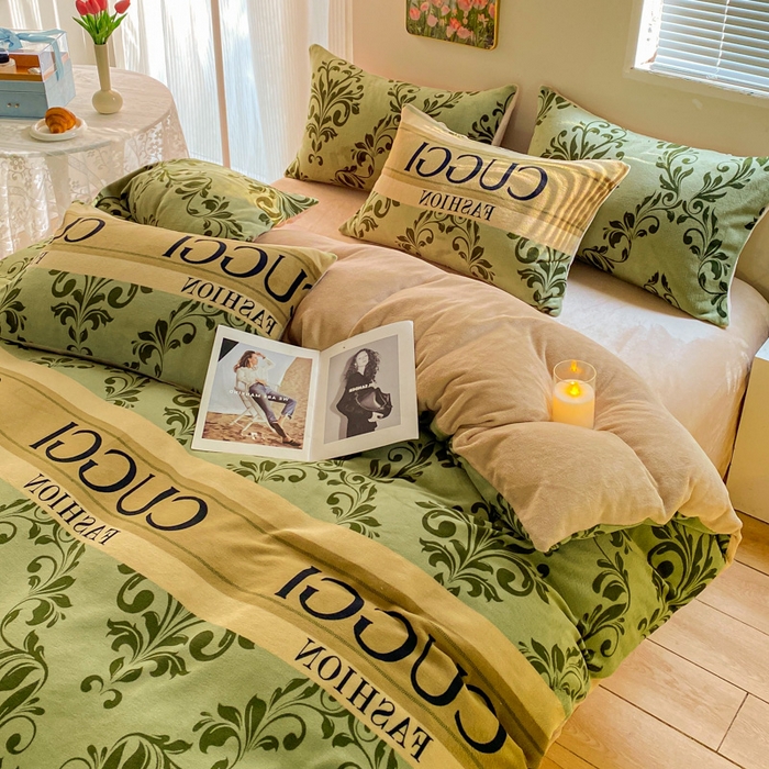 91家纺网 家纺一手货源 找家纺 斯卡诺家纺 2025新款双面牛奶绒跑量款四件套 仙踪古驰