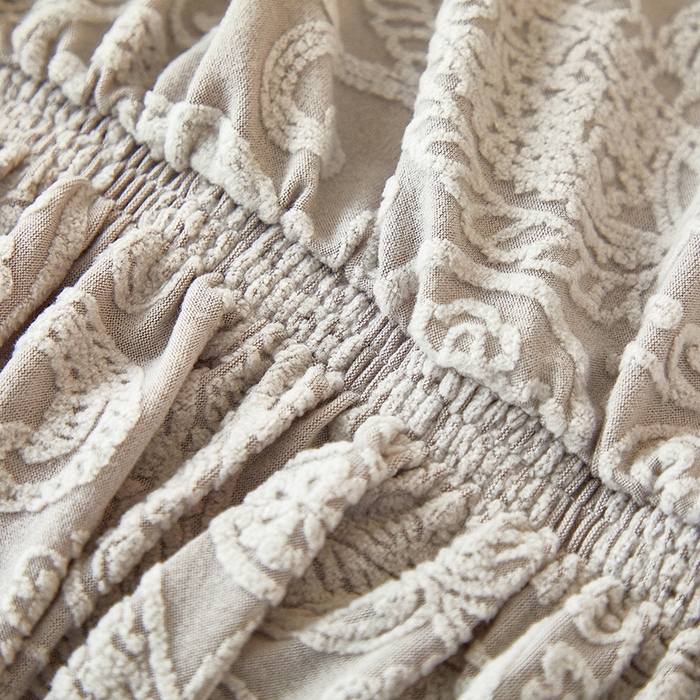 91家纺网 家纺一手货源 找家纺 逐日沙发套 2025新款提花裙摆沙发床套 裙摆沙发床套 古罗-浅灰