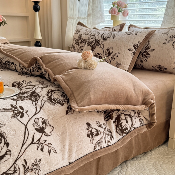 91家纺网 家纺一手货源 找家纺 （总）韩约家纺 2025新款雕花牛奶绒法式床单款四件套