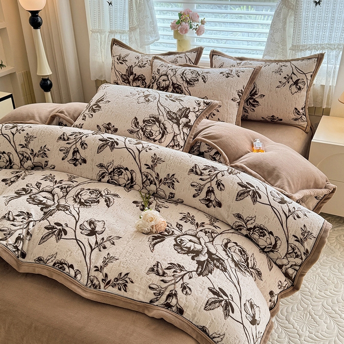 91家纺网 家纺一手货源 找家纺 （总）韩约家纺 2025新款雕花牛奶绒法式床单款四件套