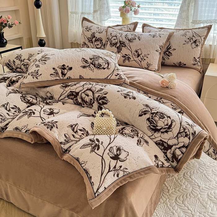 91家纺网 家纺一手货源 找家纺 （总）韩约家纺 2025新款雕花牛奶绒法式床单款四件套