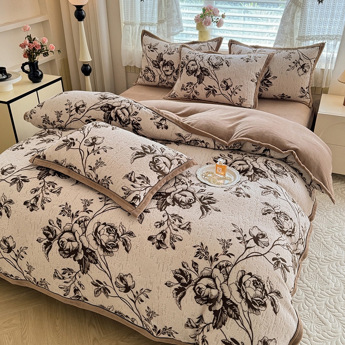 91家纺网 家纺一手货源 找家纺 韩约家纺 2025新款雕花牛奶绒法式床单款四件套 澜庭