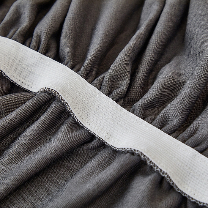 91家纺网 家纺一手货源 找家纺 逐日沙发套 2025新款提花裙摆沙发床套 裙摆沙发床套 叶沙-深灰