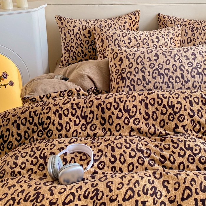 91家纺网 家纺一手货源 找家纺 斯卡诺家纺 2025新款双面牛奶绒跑量款四件套 经典豹纹