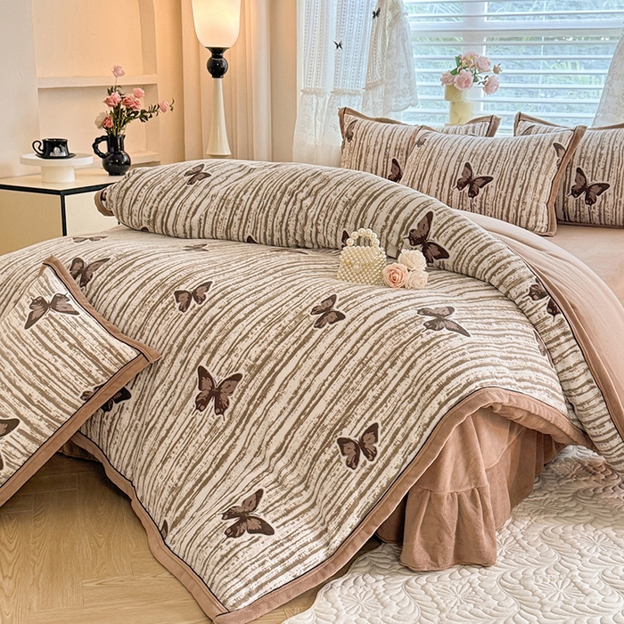 韩约家纺 2025新款雕花牛奶绒法式床单款四件套 化蝶