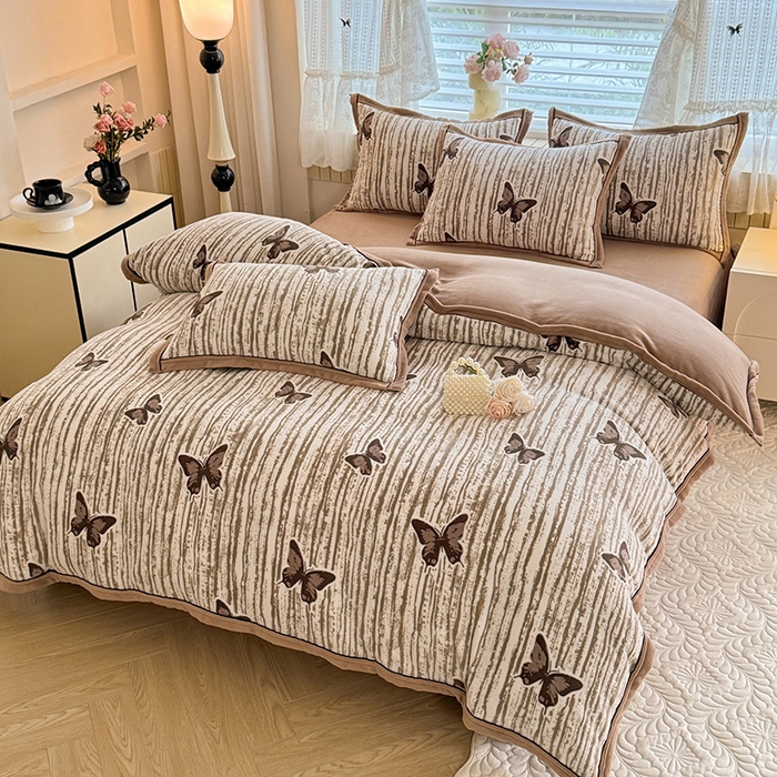 91家纺网 家纺一手货源 找家纺 韩约家纺 2025新款雕花牛奶绒法式床单款四件套 化蝶