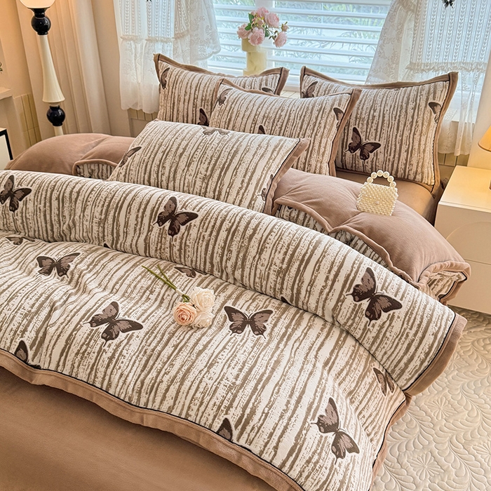 91家纺网 家纺一手货源 找家纺 韩约家纺 2025新款雕花牛奶绒法式床单款四件套 化蝶