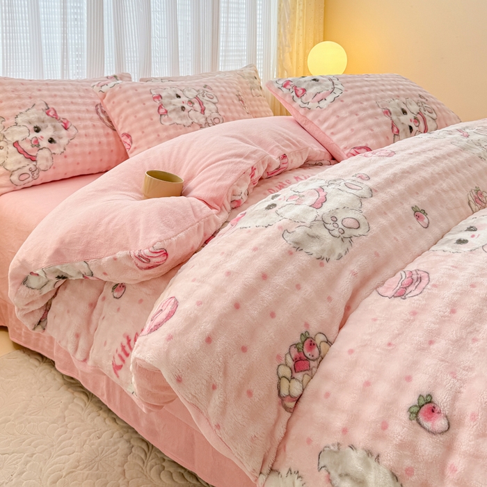 91家纺网 家纺一手货源 找家纺 小叮当家纺仓储工厂店 2025新款印花兔兔绒牛奶绒大泡泡四件套 甜心小猫