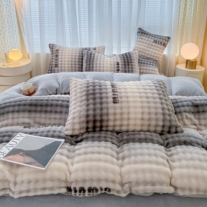 91家纺网 家纺一手货源 找家纺 小叮当家纺仓储工厂店 2025新款印花兔兔绒牛奶绒大泡泡四件套 大泡泡-时尚灰