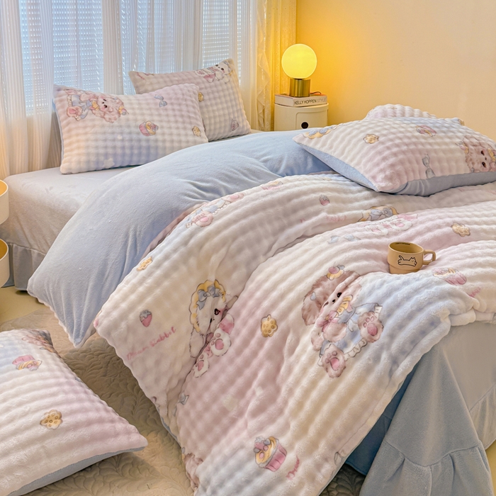 91家纺网 家纺一手货源 找家纺 小叮当家纺仓储工厂店 2025新款印花兔兔绒牛奶绒大泡泡四件套 洛丽塔